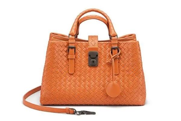 民乐县回收葆蝶家女包